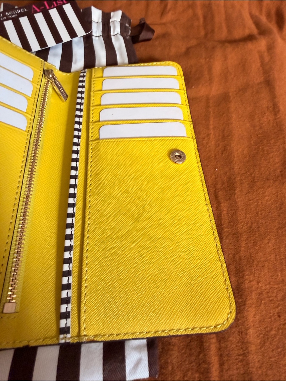 Henri Bendel Bright Yellow Saffiano Leather Wallet NWT - Picture 3 of 13